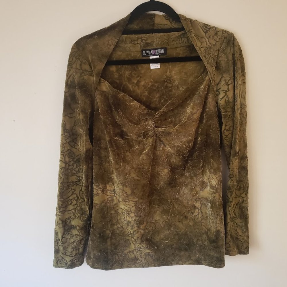 Pyramid Collection Green Burnout Velvet Top, size Medium